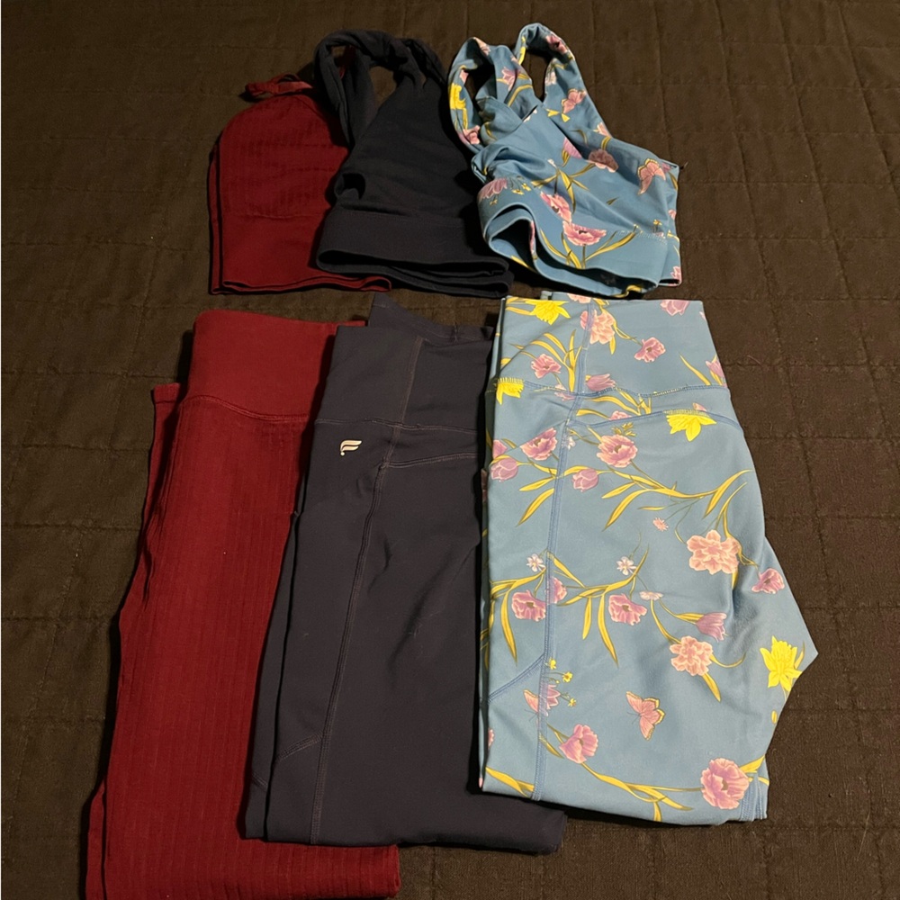 Fabletics Bra and Leggings Set of 3